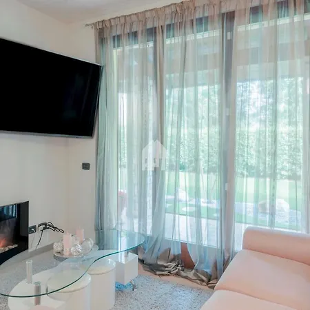 Duplex With Private Garden & Jacuzzi Villa Desenzano del Garda